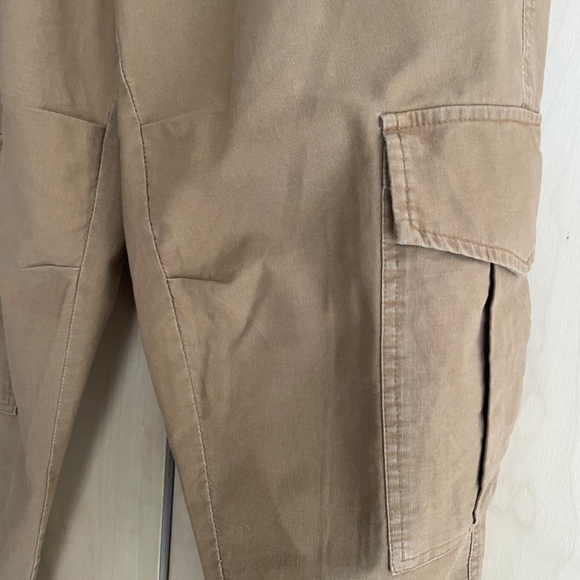 Maria Cher Co-ord Set in Khaki - Picture 9 of 16